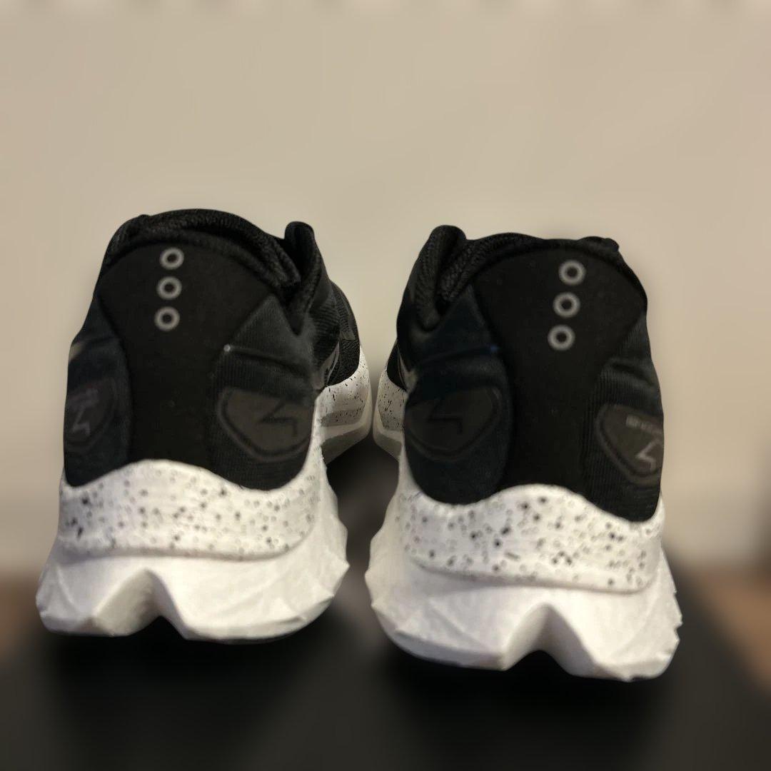 【新品未使用】saucony endorphin speed 4 27.5cm