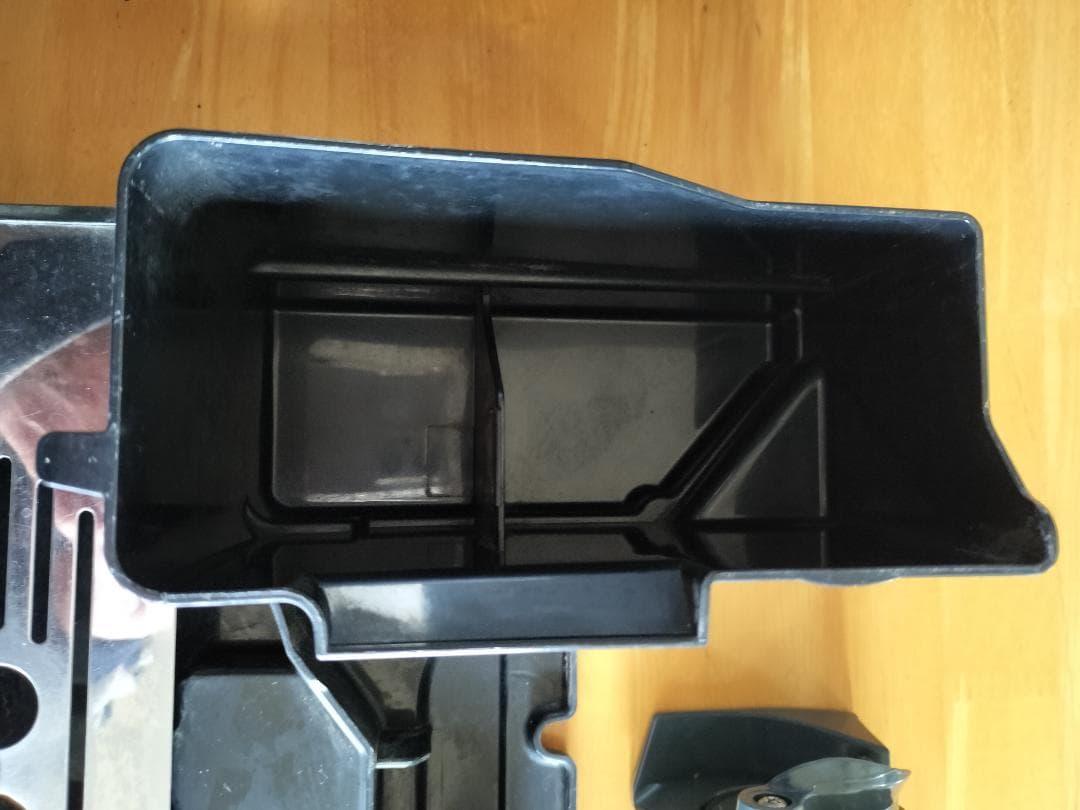 デロンギ マグニフィカ 全自動コーヒーマシン ESAM04110BH 美品