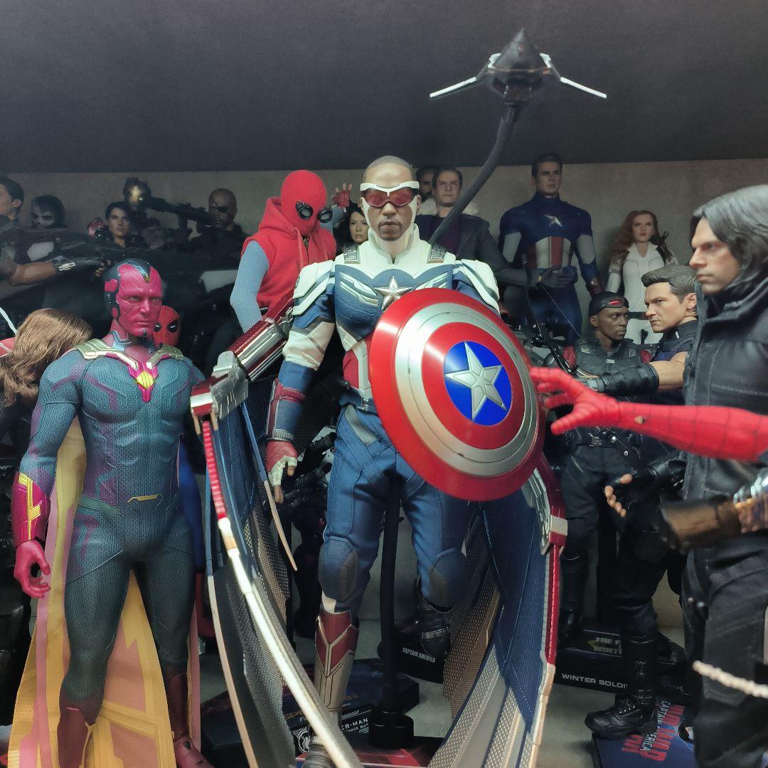 ホットトイズ マーベル　キャプテンアメリカ　サムウィルソン