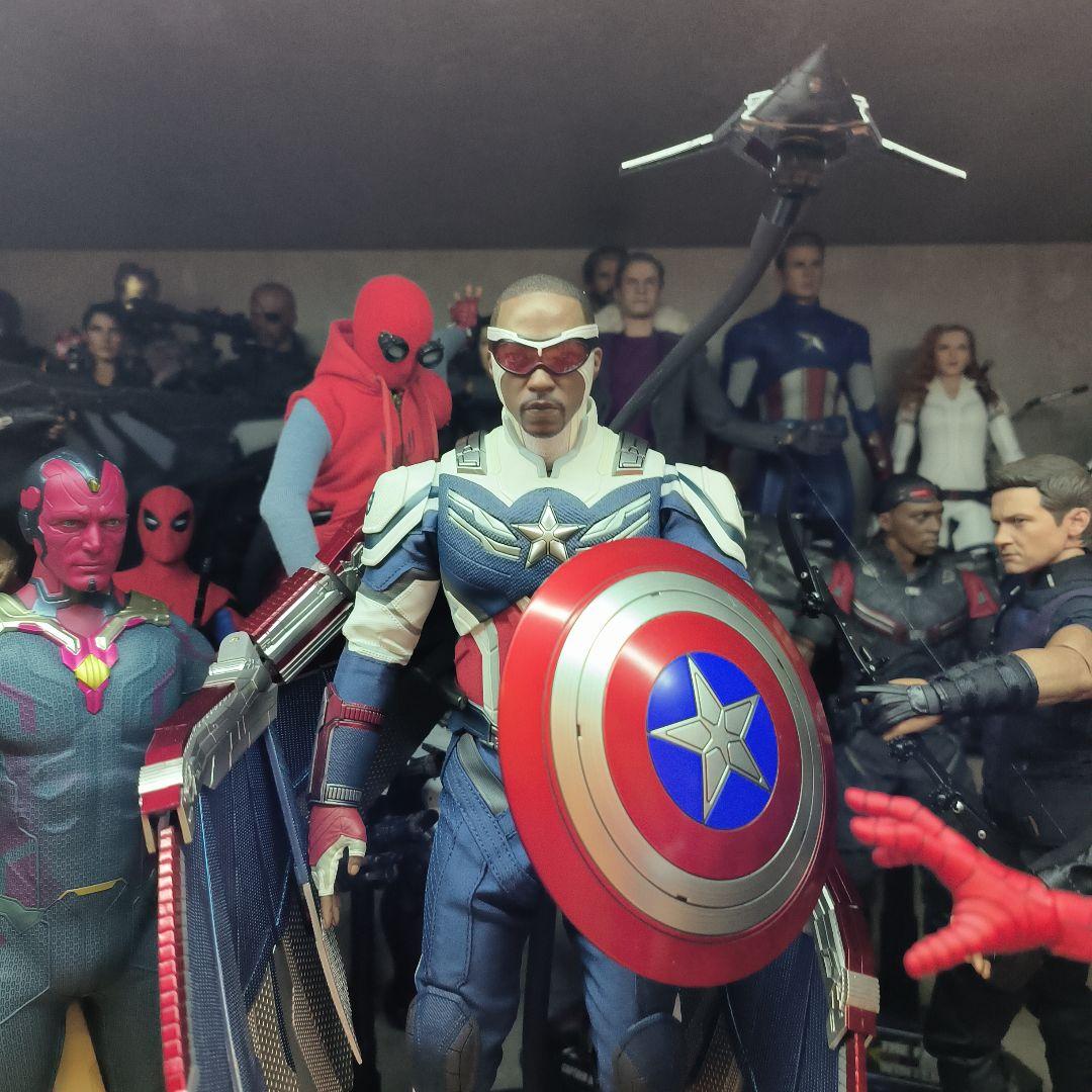 ホットトイズ マーベル　キャプテンアメリカ　サムウィルソン