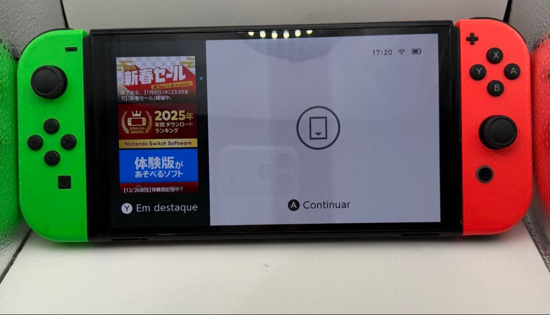 d*3様 Nintendo Switch 本体 グリーンとレッドジョイコン