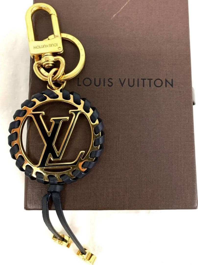 T05/166LOUISVUITTONルイヴィトンキーホルダーポルトクレ・ベリー