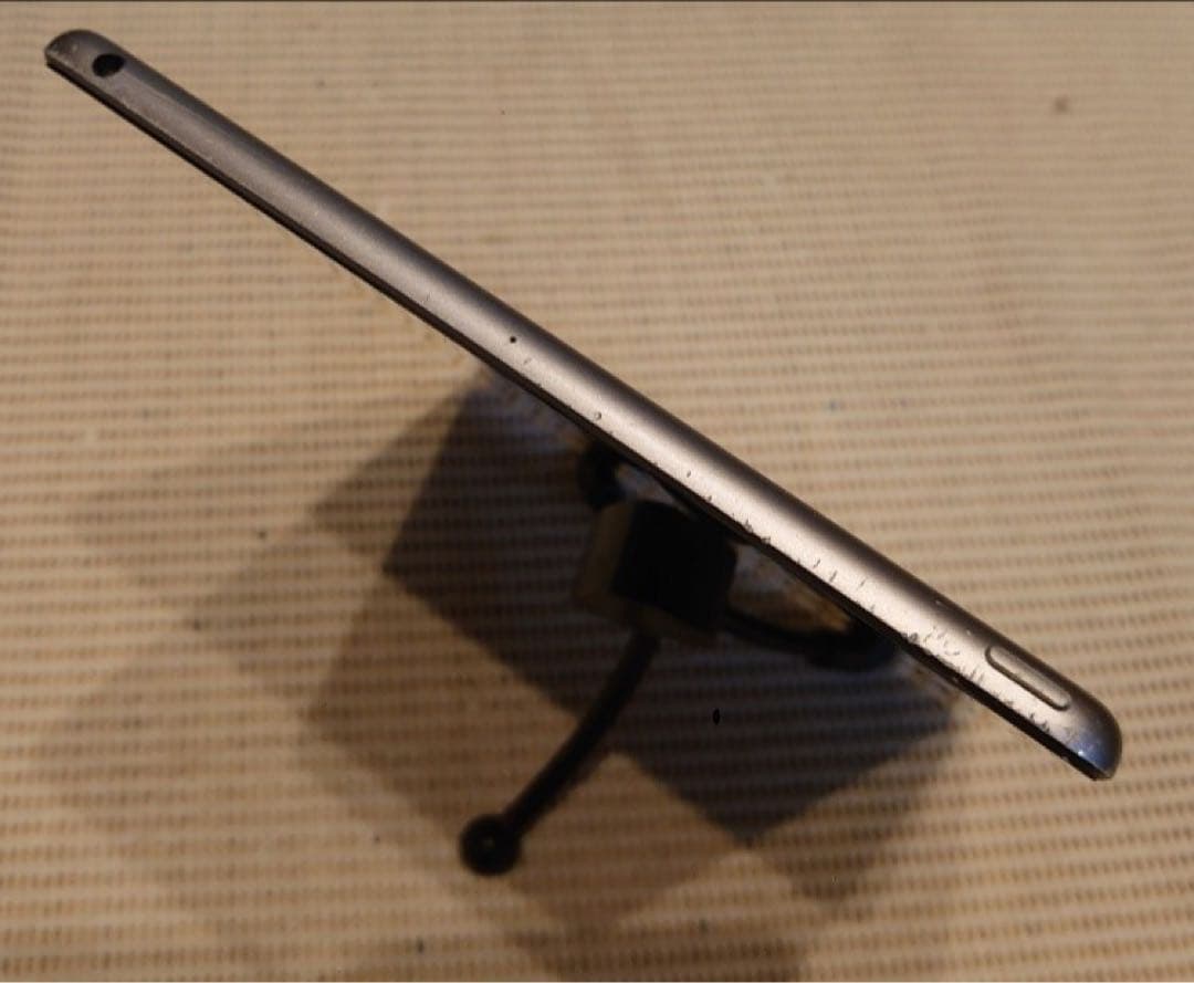 DMPWL完動品iPad第6世代(A1893)本体128GBグレイ送料込