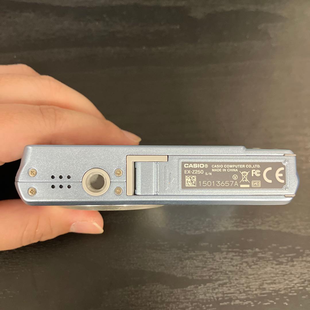 CASIO EXILIM EX-Z250 9.1メガピクセル