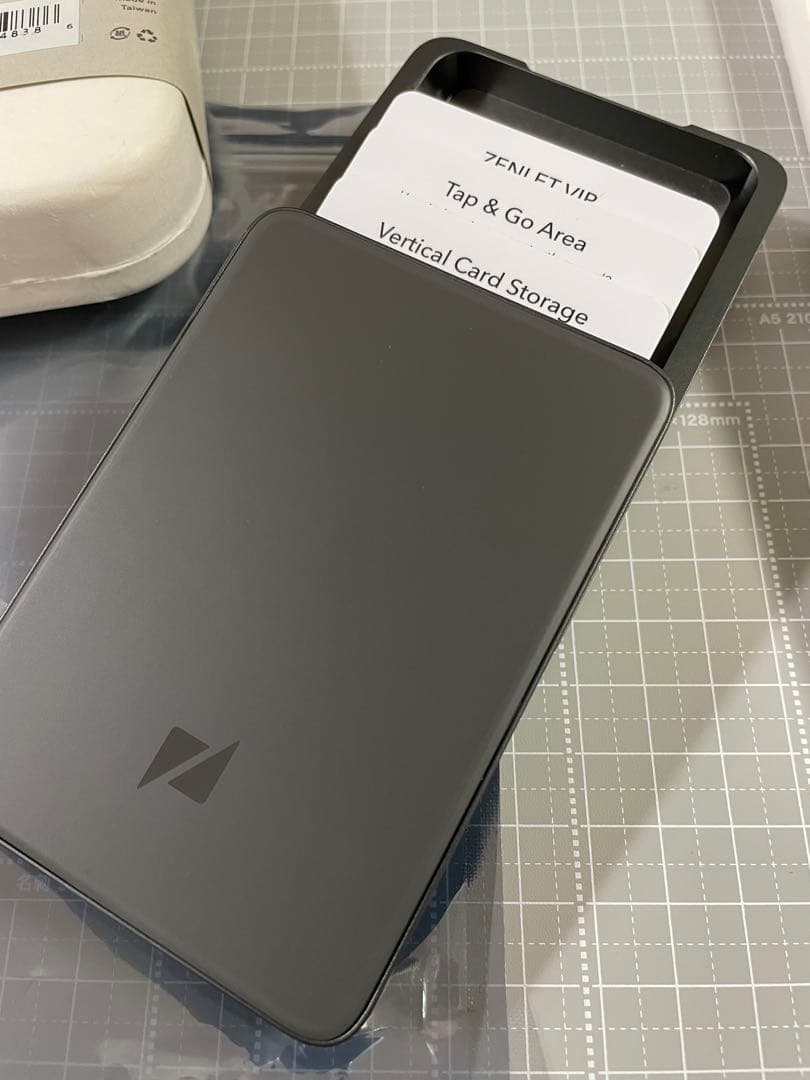 【新型】Zenlet 3 Pro Max スペースグレーとパネル3点
