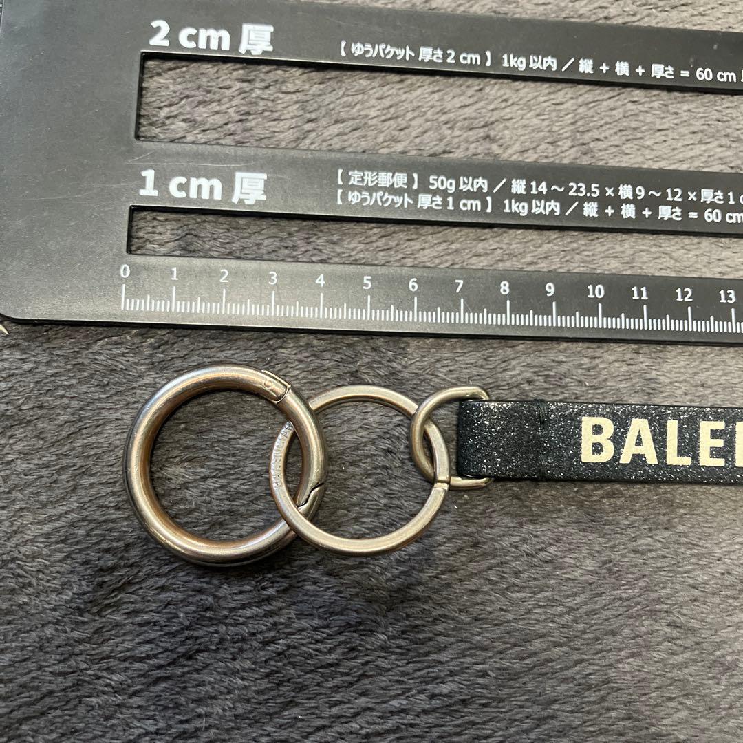 バレンシアガ　キーホルダー　ストラップ　ラメ　黒　0704