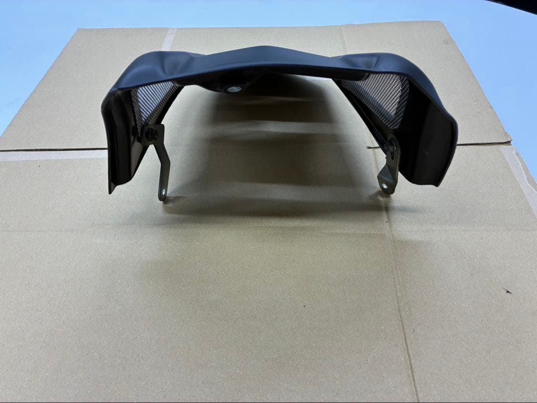 MT09 リアインナーフェンダー