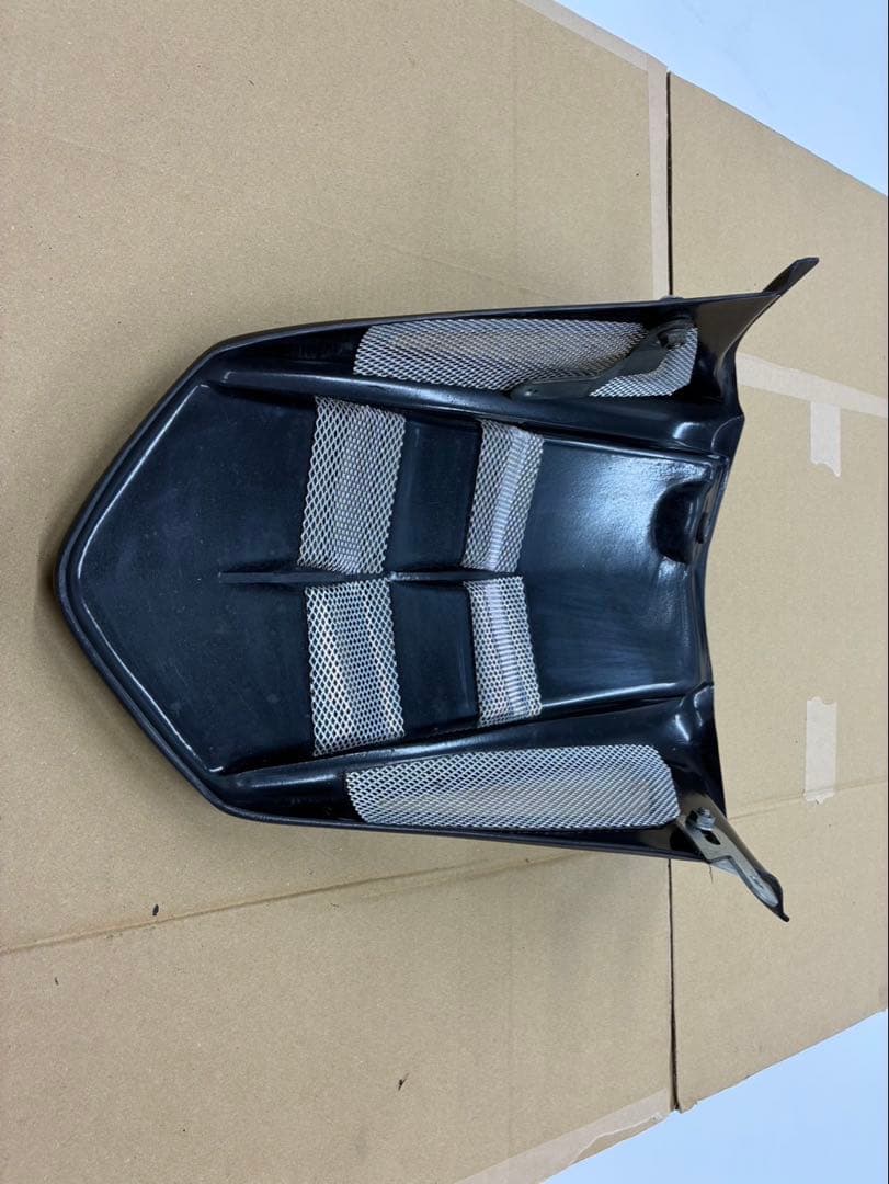 MT09 リアインナーフェンダー