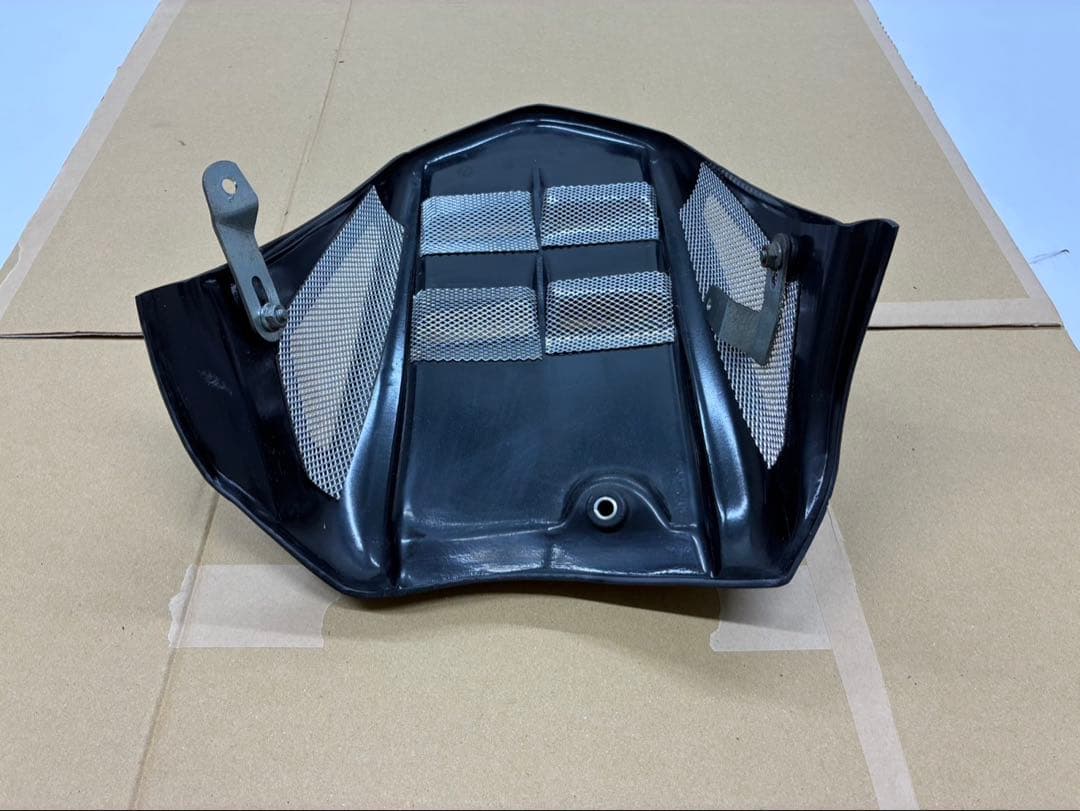 MT09 リアインナーフェンダー