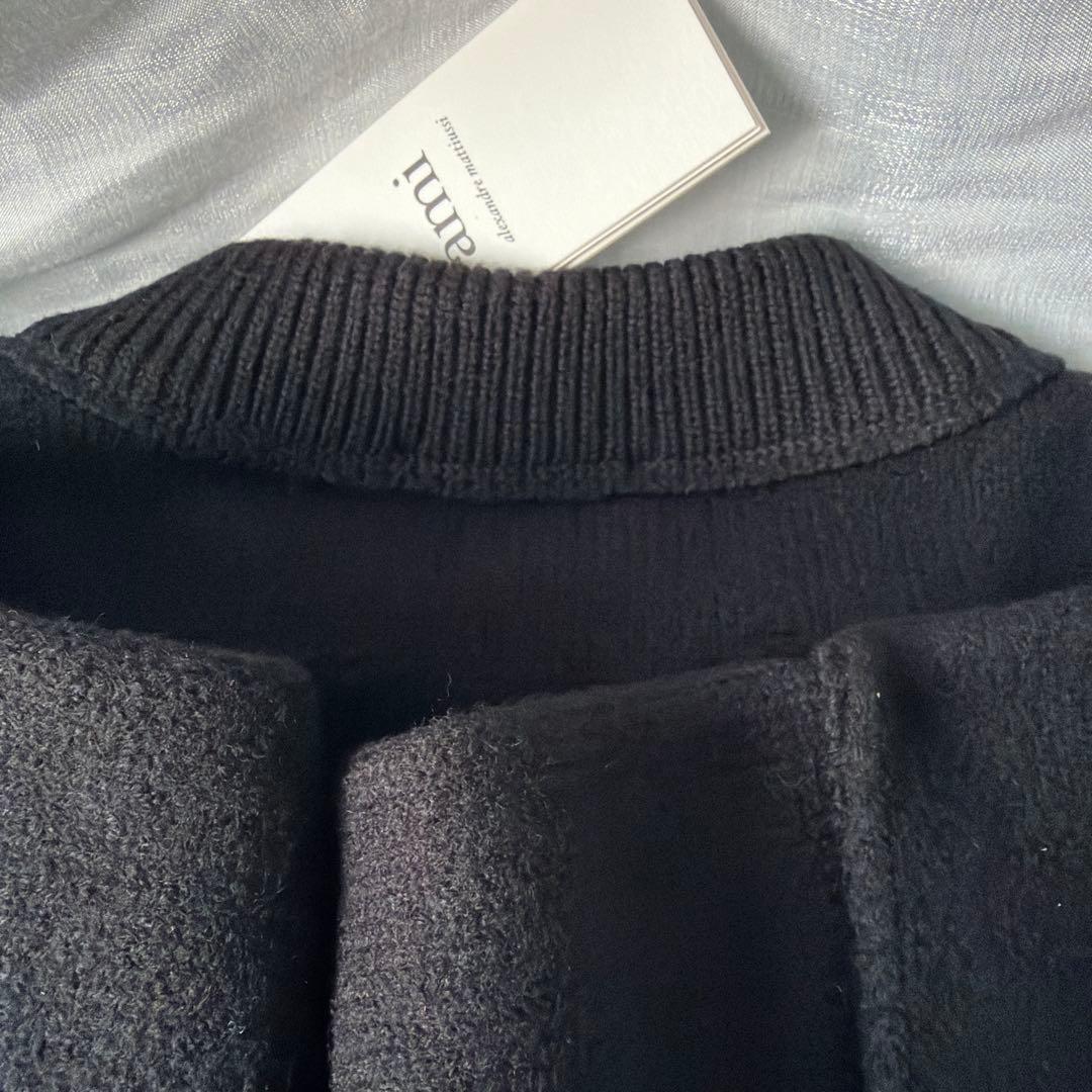 l*y様 ⭐️Ami Paris⭐️ブラック　ロゴレッド　厚手セーター　Sサイズ