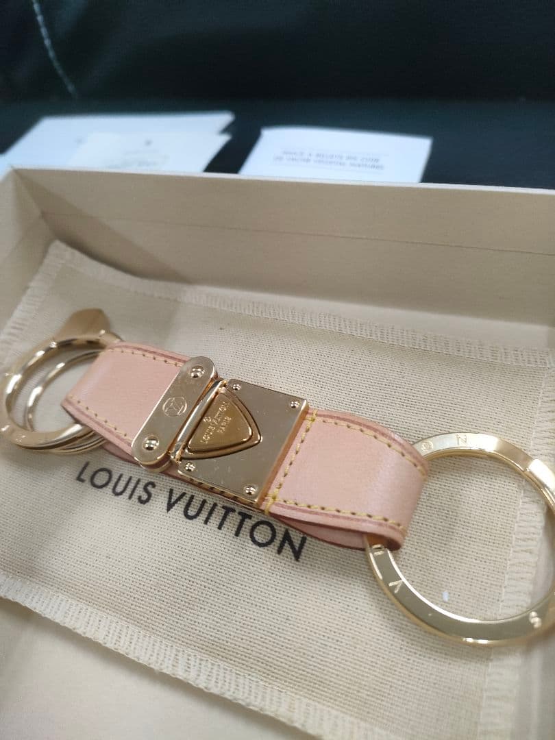 LOUIS VUITTON レザー キーホルダー未使用ポルトクレヴァレ新品未使用