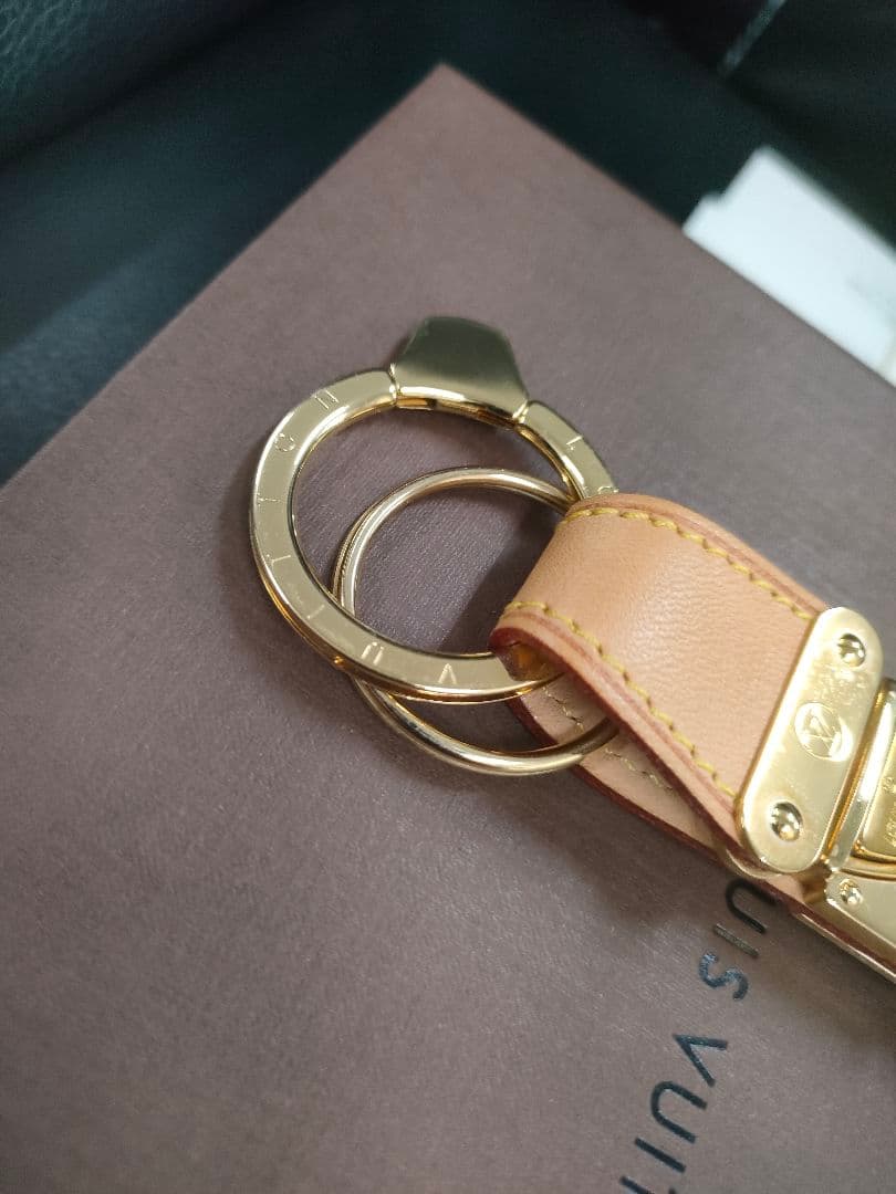 LOUIS VUITTON レザー キーホルダー未使用ポルトクレヴァレ新品未使用