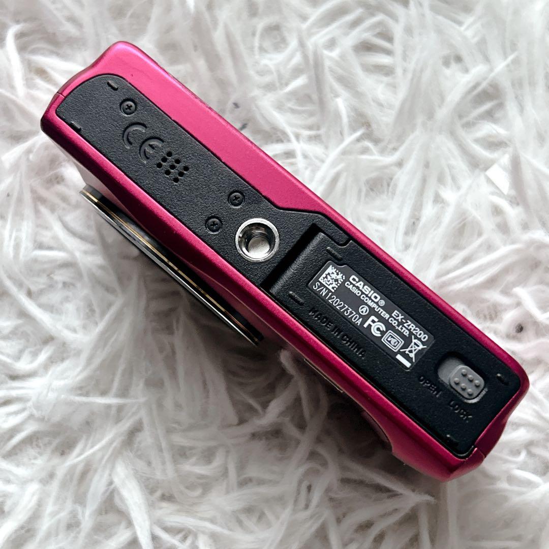 【美品】CASIO EXILIM EX-ZR200 コンパクトデジタルカメラ