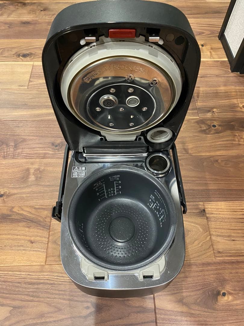 中*！様 パナソニック SR-VSX108 IHジャー 炊飯器 2018年製