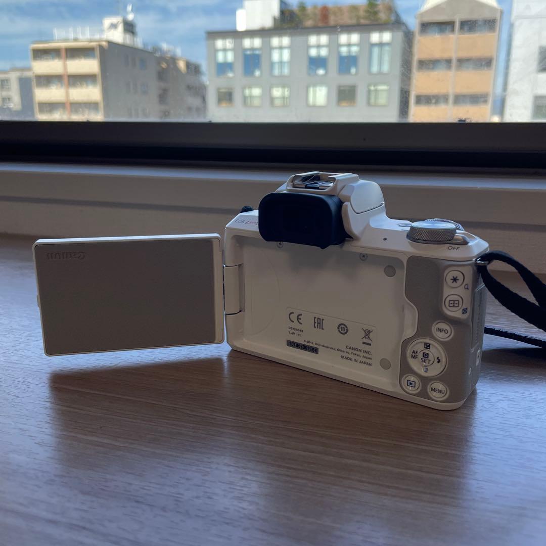 【美品】Canon キャノンEOS Kiss M2 ダブルズームキット　ホワイト