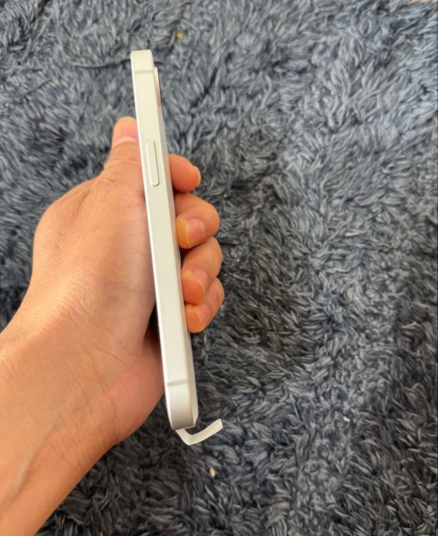 iPhone16e ホワイト 128G 新品未使用　未開封　SIMフリー