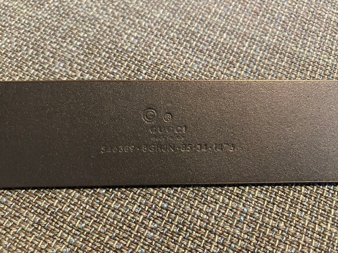 Gucci 黒 レザーベルト 調整可能