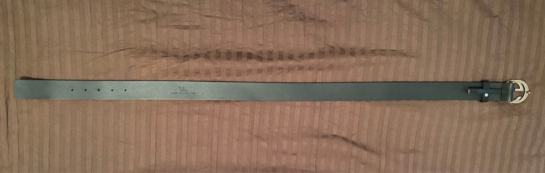 Gucci 黒 レザーベルト 調整可能