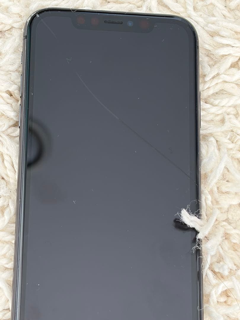 【SIMフリー】iPhone11 64GB ブラック画面ひび割れあり