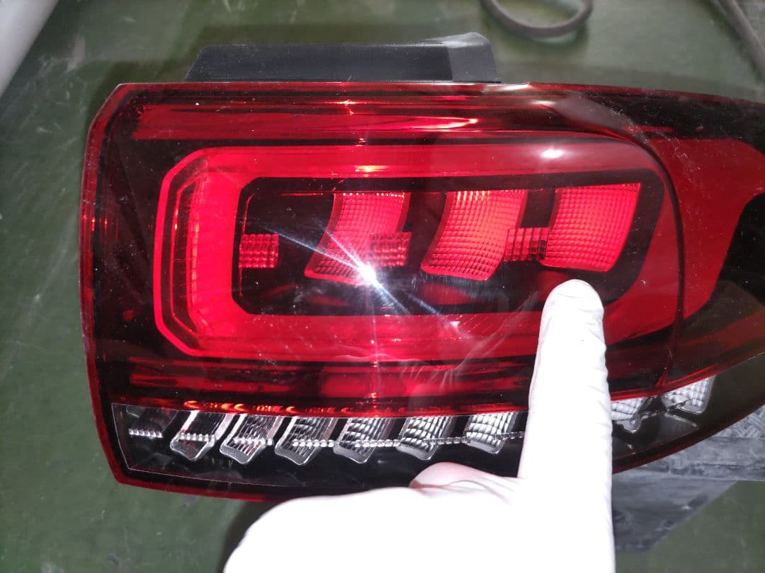 ベンツGLB 純正テールライト