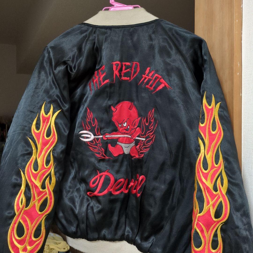 スカジャン 赤い悪魔 刺繍 黒