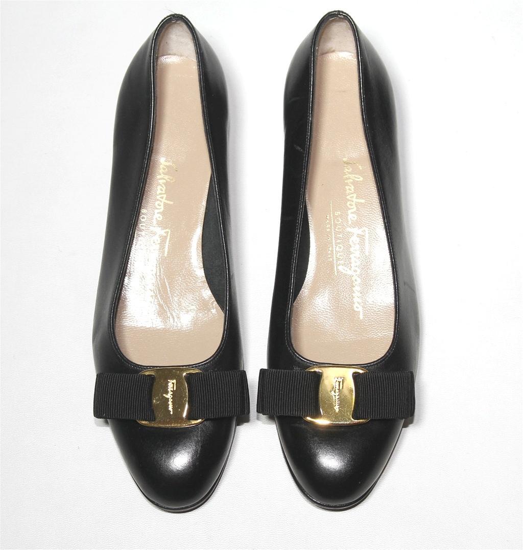 N*i様 Ferragamo ヴァラ リボン パンプス 黒 5C ヒール3.5c