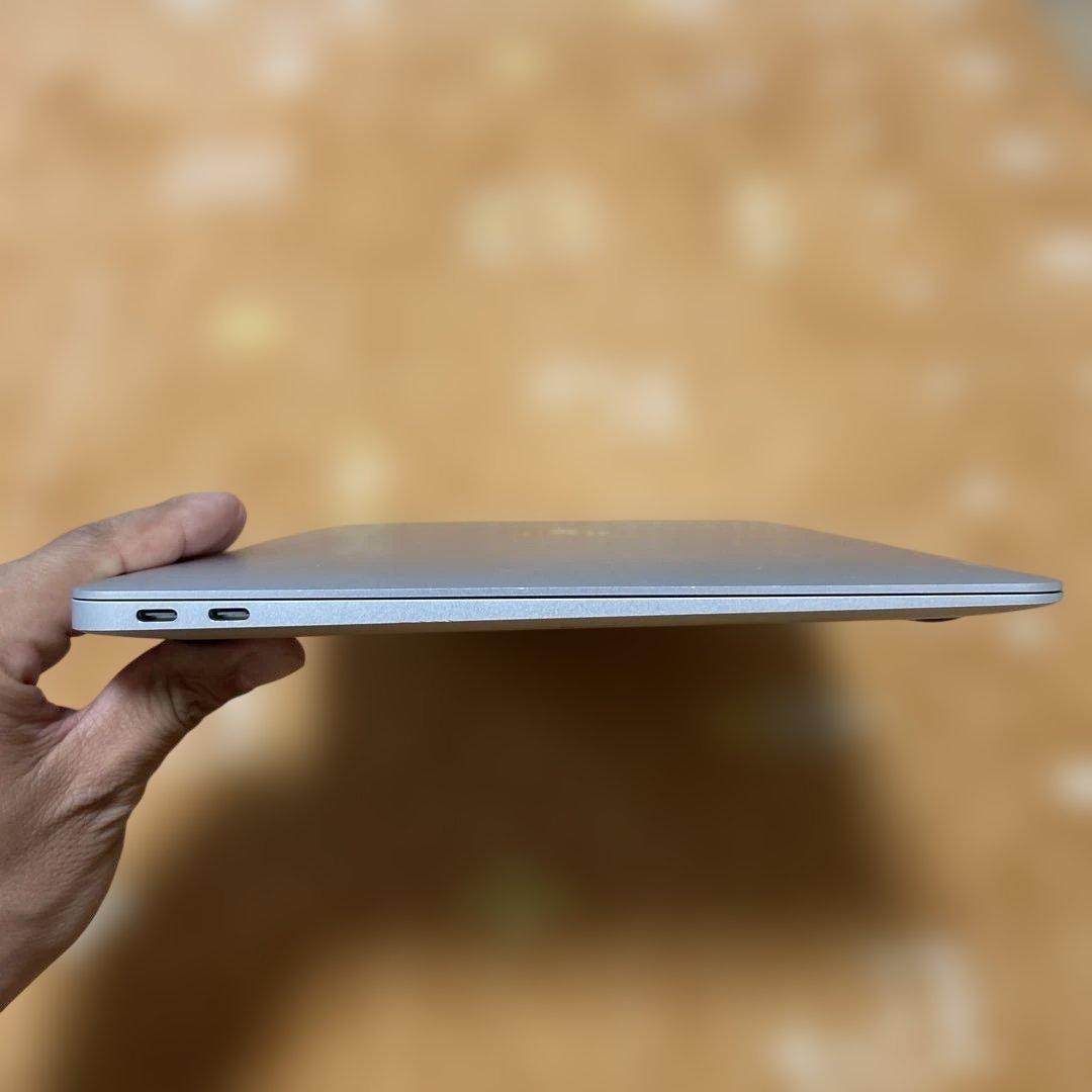 美品MacBook Air A2337 M1 16GB シルバー　Tahoe