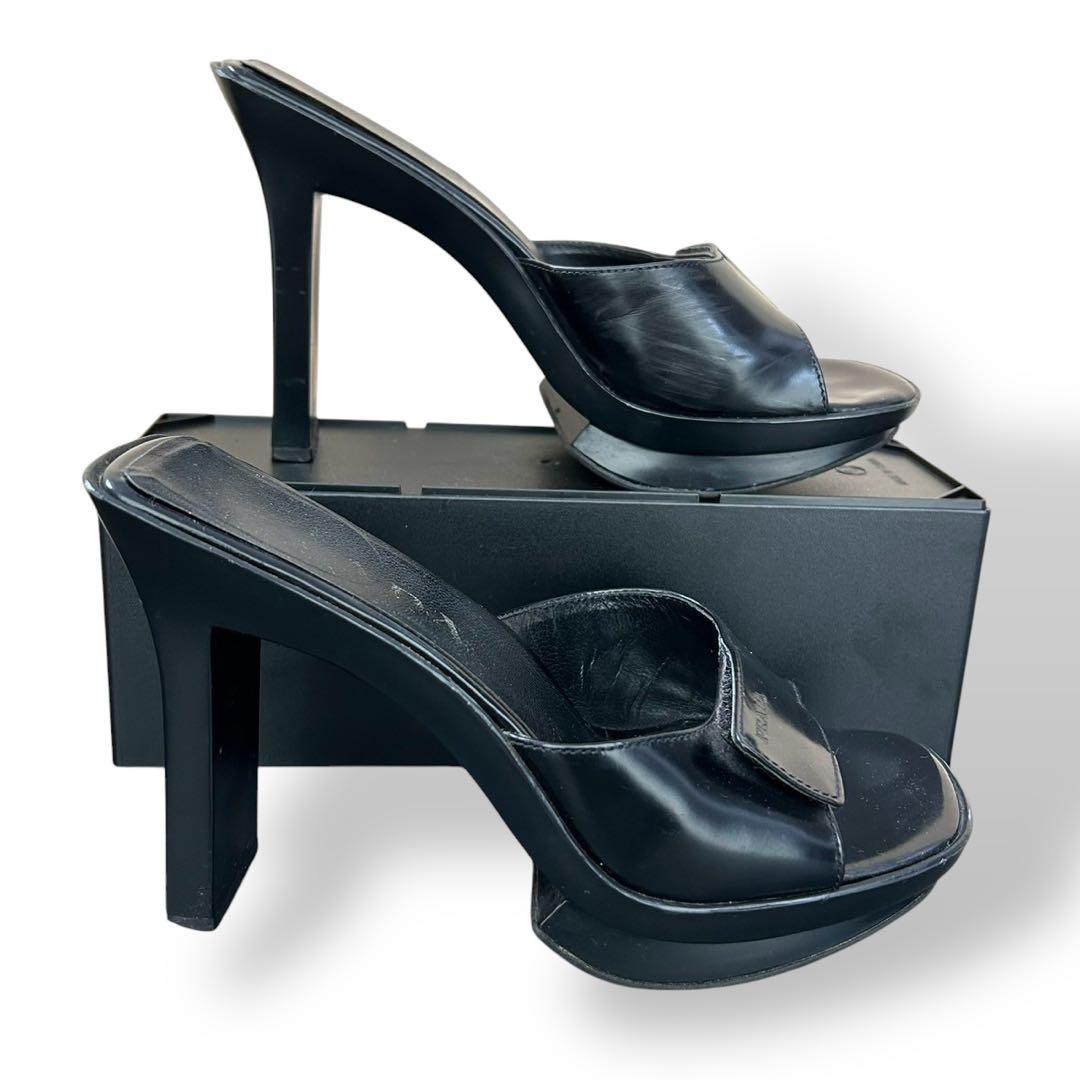 PRADA パテントレザー　ロゴ型押し　ハイヒール　サンダル　黒　22cm相当