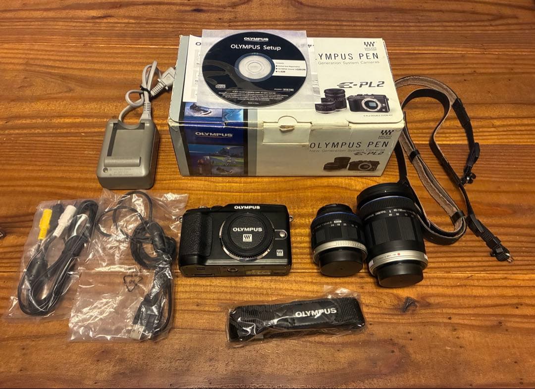 OLYMPUS PEN E-PL2 一式　レザーストラップのおまけ付き