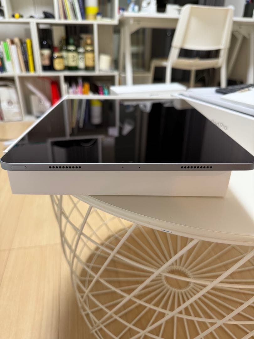 [美品] iPad Pro 12.9インチ（第6世代） 128GB Wi-Fi