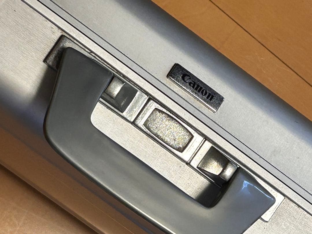 Canon アルミ アタッシュケースとカメラ6個