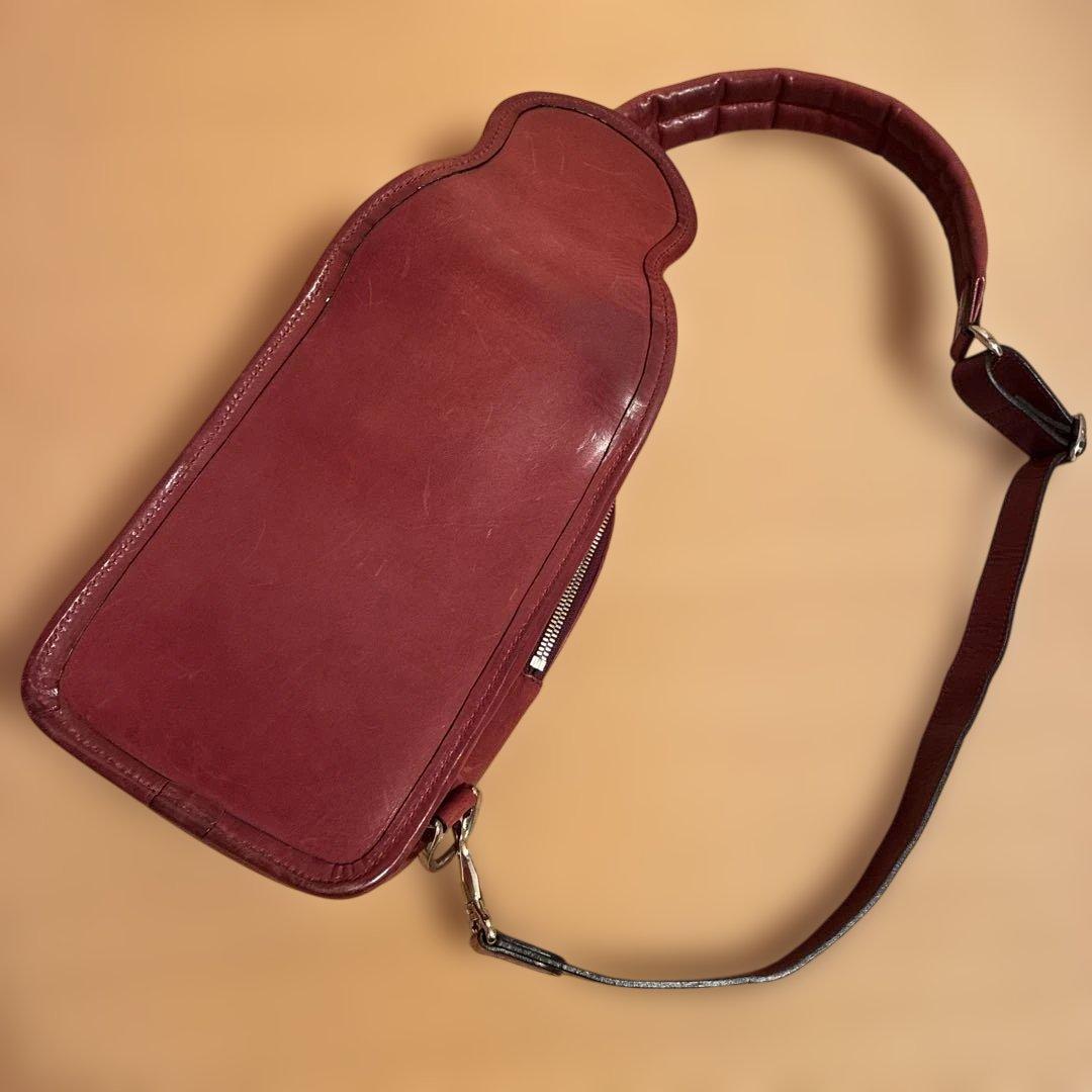 万双のレザー ボディーバッグ ブラウン