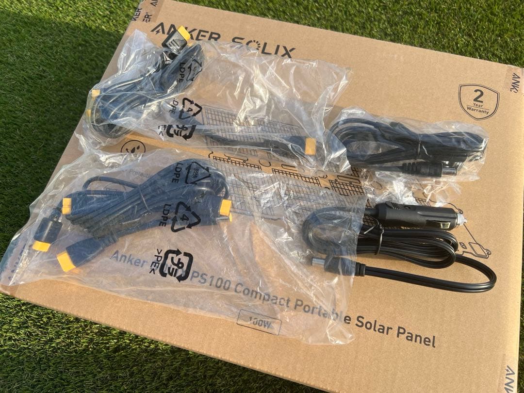 Anker PS100 コンパクト　新品未使用　ソーラー　バッテリー　おまけ付き