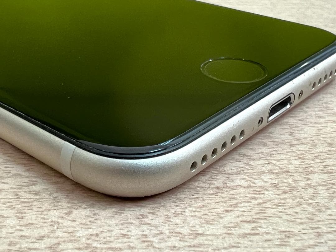 【美品】iPhone SE3 第3世代 64GB スターライト バッテリー96%