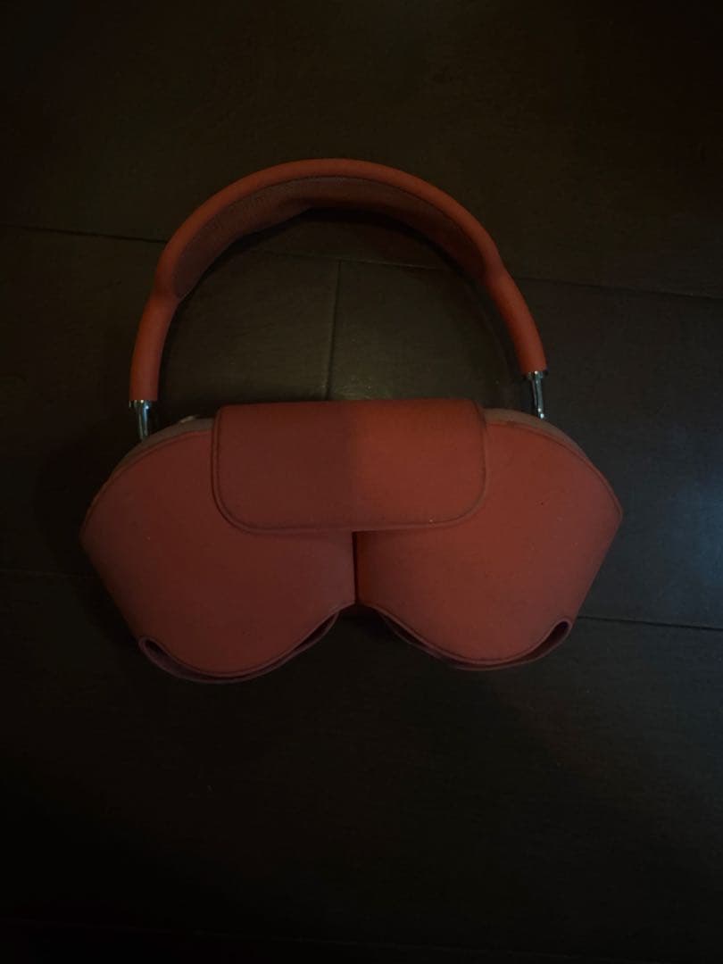 ヘッドホン airpods max red