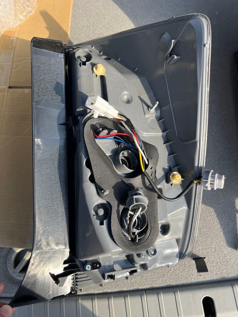 30プリウス　テールランプ　US仕様