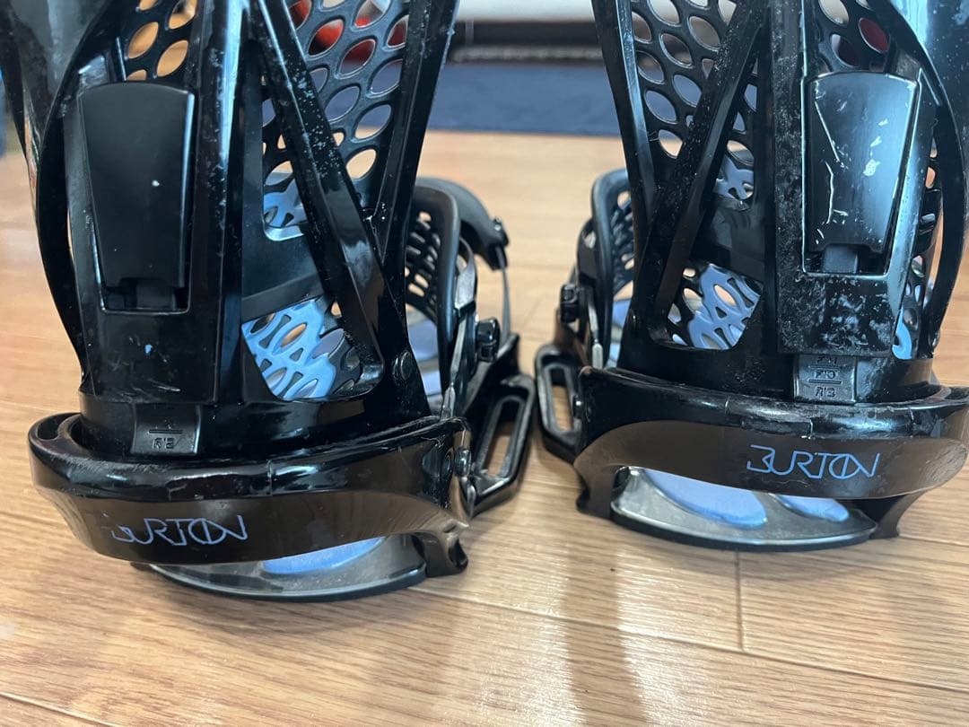 バートン　バインディング　エスカペイド　EST