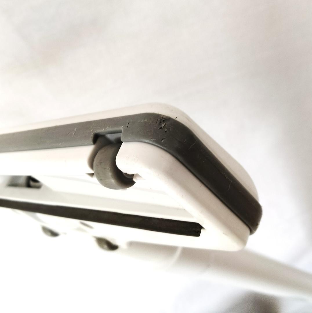 マキタ ｍakita コードレス 掃除機 CL107FD 充電式クリーナー 白