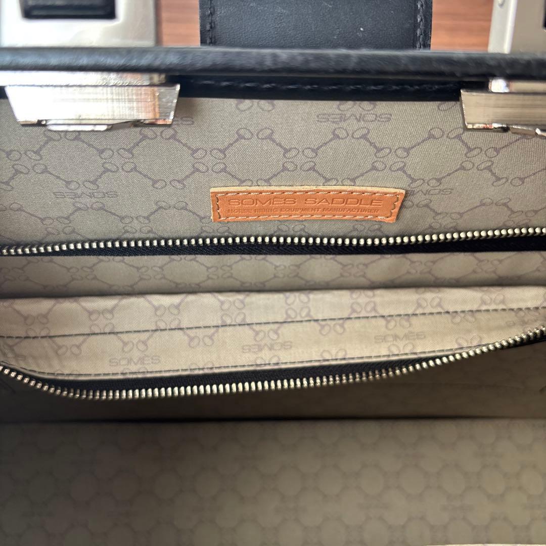 ソメスサドル　ダレスバッグ　レザー　黒　ブラック　大容量　ビジネスバッグ