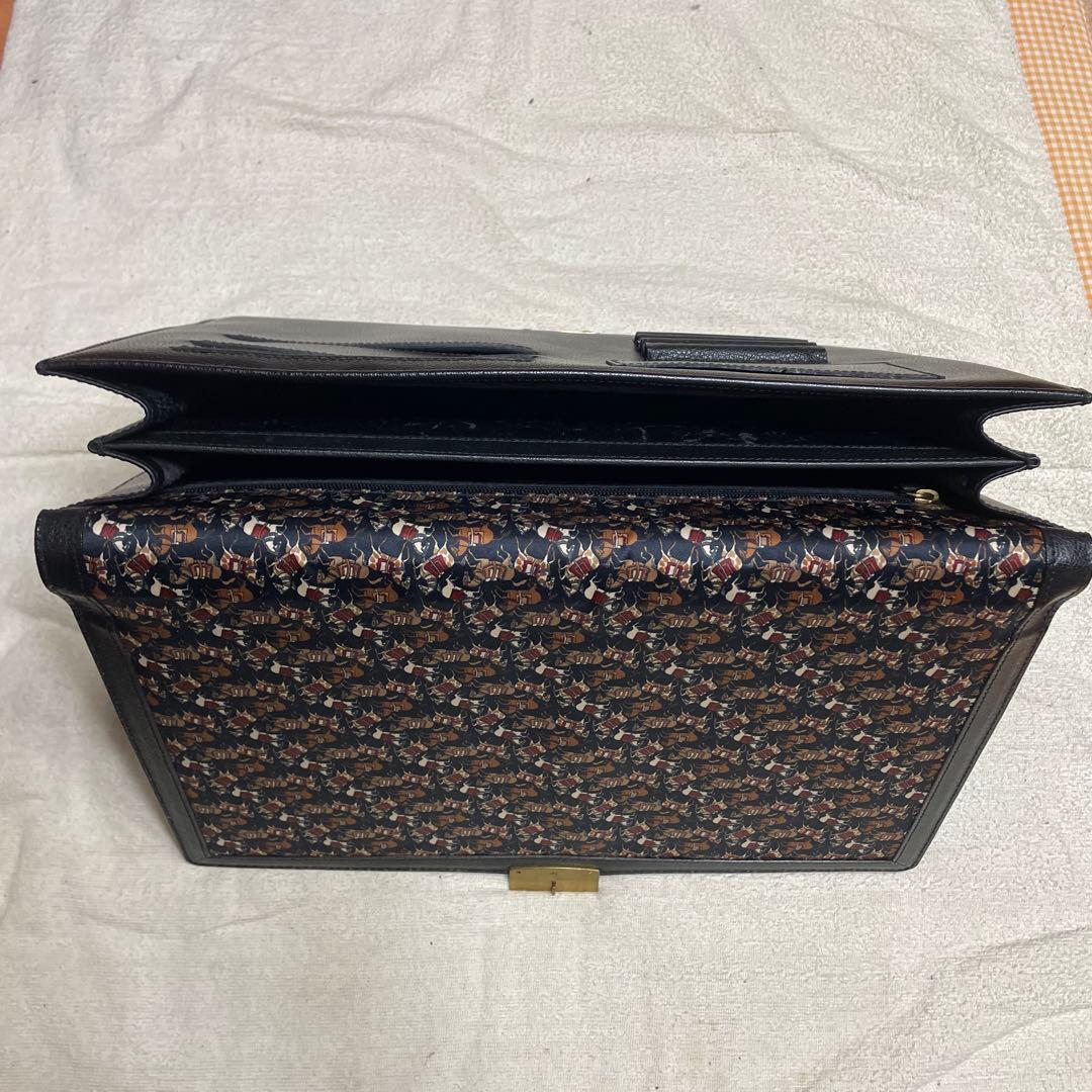 【即日発送】　サルヴァトーレ フェラガモ　ブラック レザー ブリーフケース