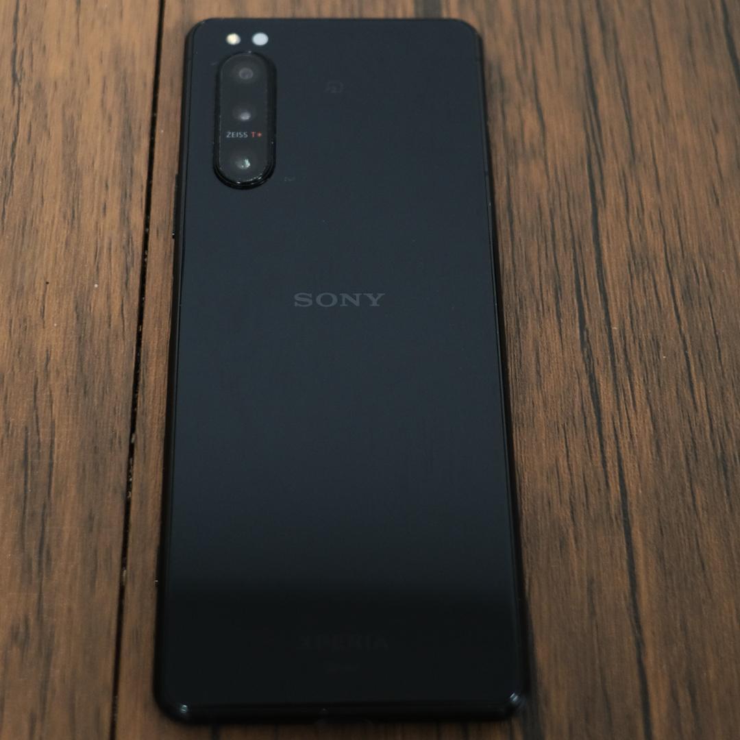 XPERIA 5 II SOG02 SIMフリー (ケース付き)