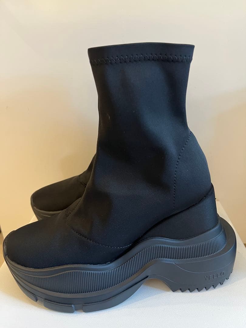 YELLO イエロー厚底ブーツ　Sサイズ美品