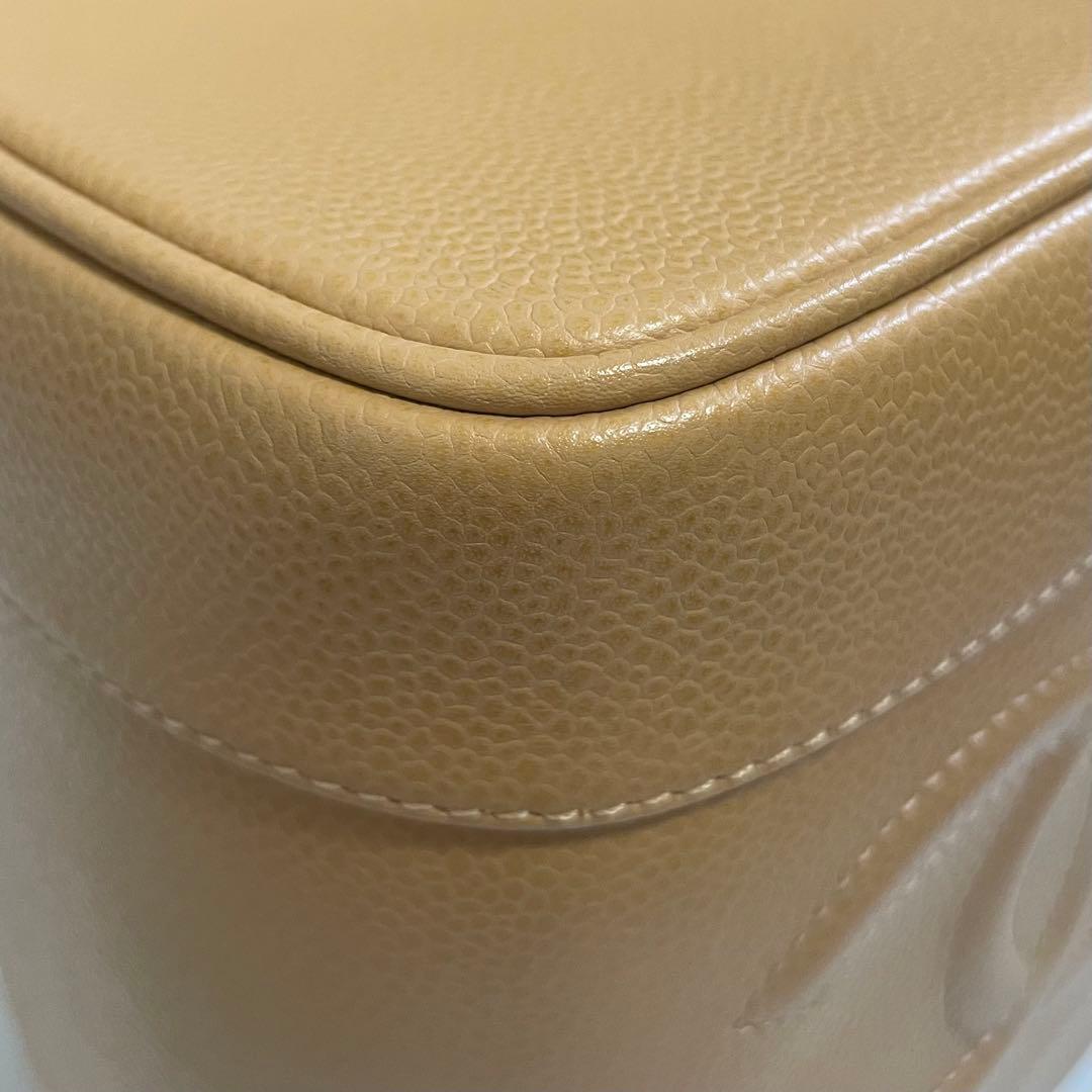 希少 新品 CHANEL バニティバッグ　ポーチ　キャビアスキン　ベージュ