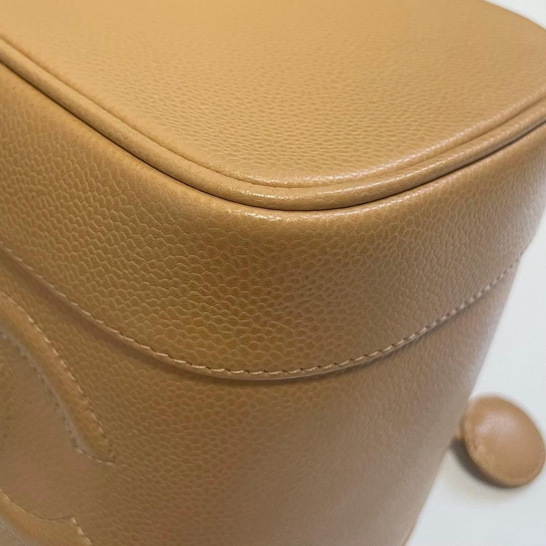 希少 新品 CHANEL バニティバッグ　ポーチ　キャビアスキン　ベージュ
