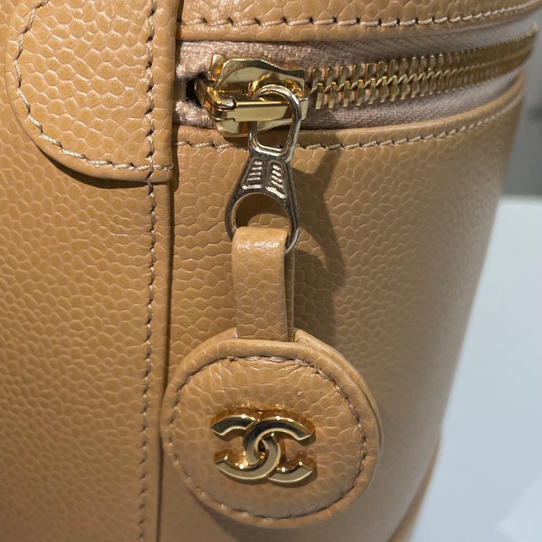 希少 新品 CHANEL バニティバッグ　ポーチ　キャビアスキン　ベージュ