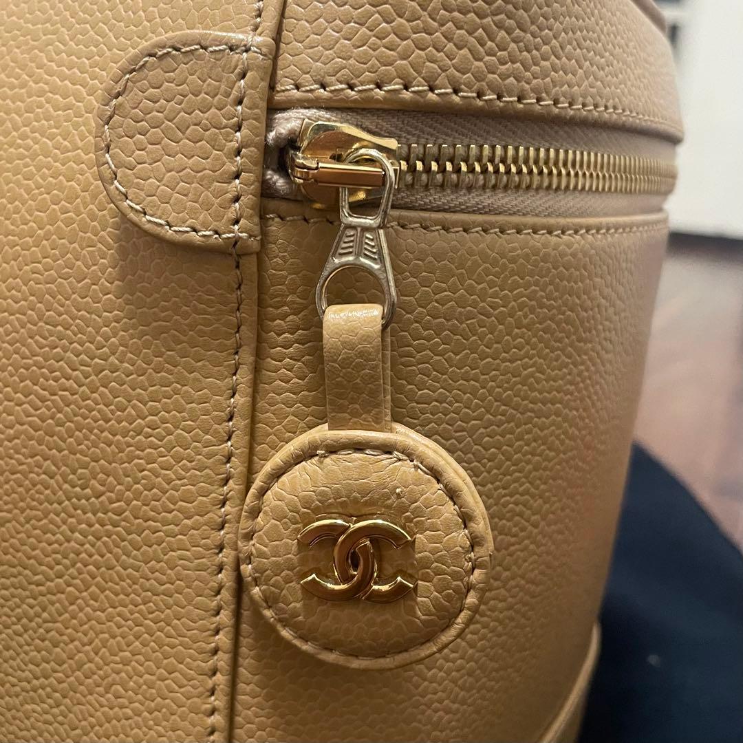 希少 新品 CHANEL バニティバッグ　ポーチ　キャビアスキン　ベージュ