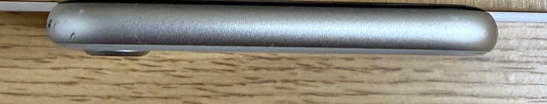 iPhone SE 第3世代 スターライト 64GB SIMフリー