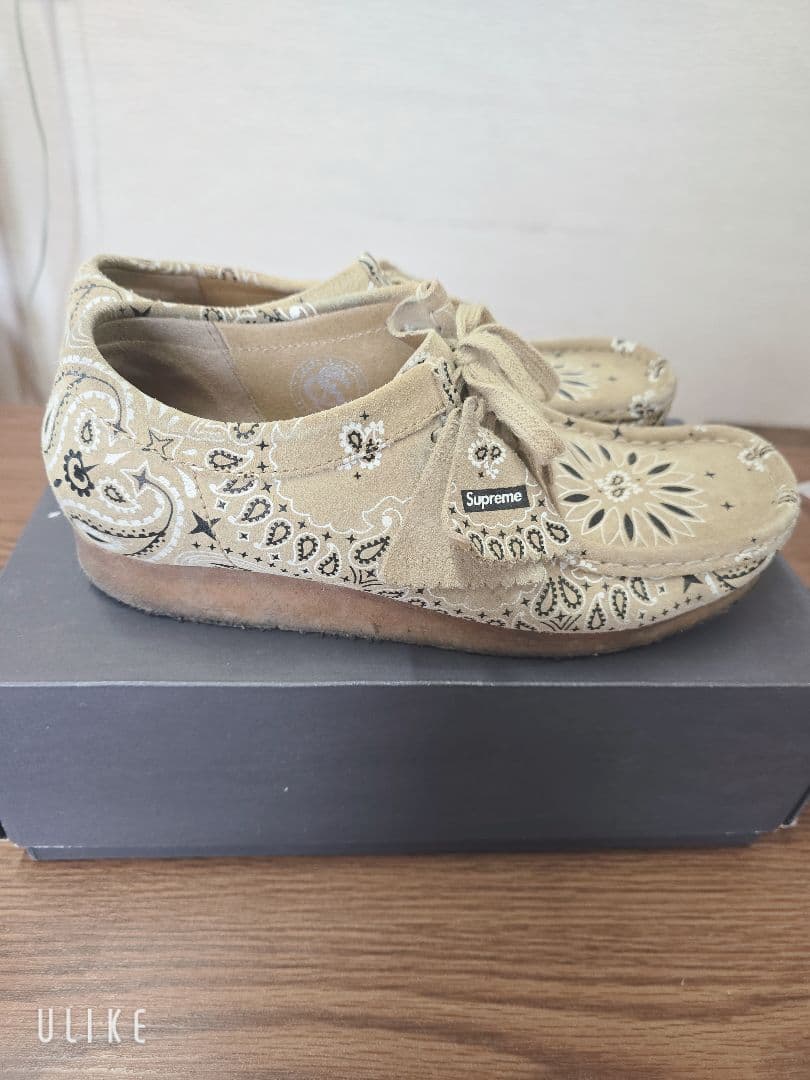 ★本日のみSupreme Clarks Originals ベージュ ★