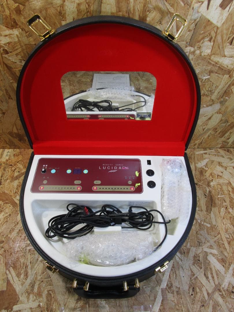 （極美品）美顔器　BEAUTY SONIC LUCIDA-DX ルシーダ