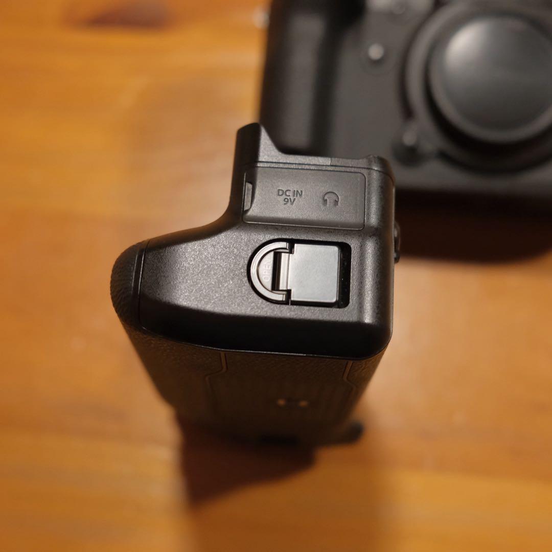 Fujifilm X-H1 ミラーレスカメラ 本体　縦位置グリップ